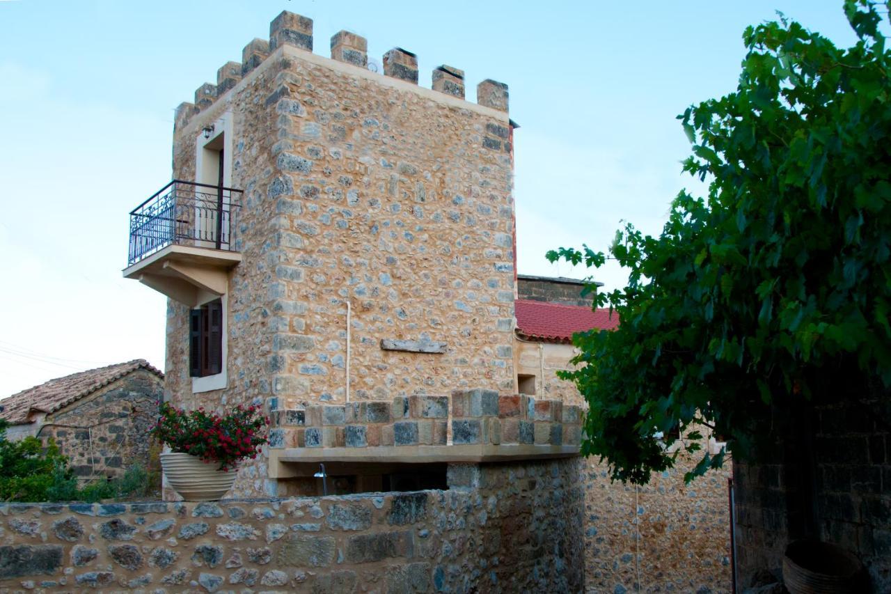 Pyrgos Fassea Kardamyli Villa Bagian luar foto