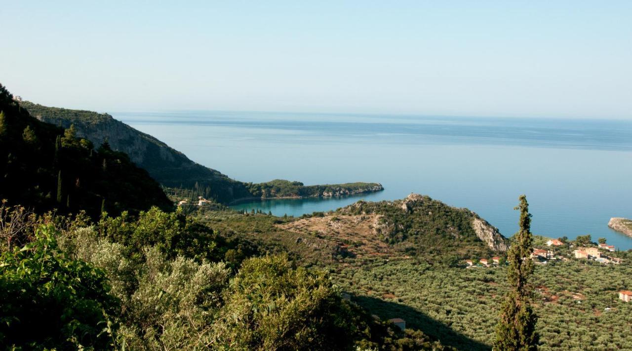 Pyrgos Fassea Kardamyli Villa Bagian luar foto