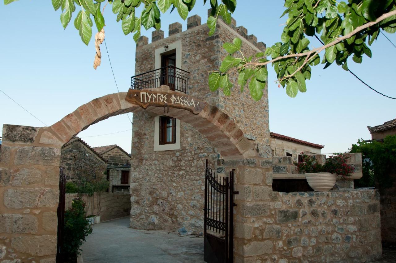 Pyrgos Fassea Kardamyli Villa Bagian luar foto