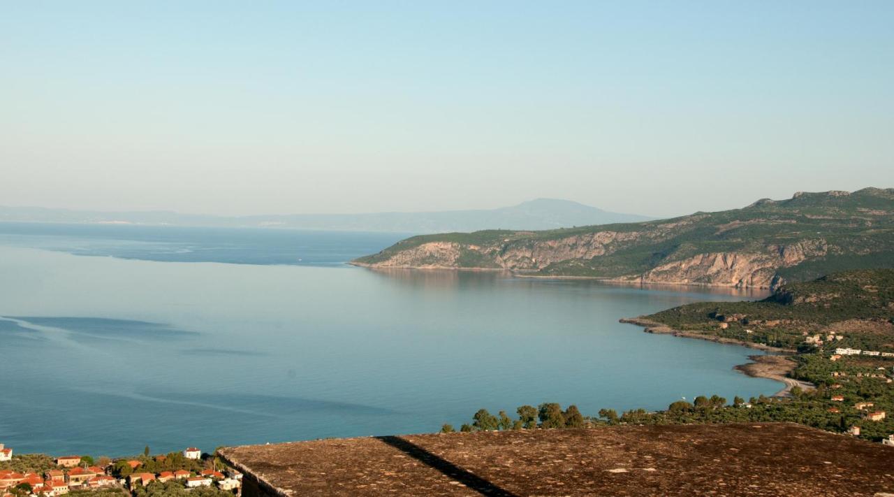 Pyrgos Fassea Kardamyli Villa Bagian luar foto