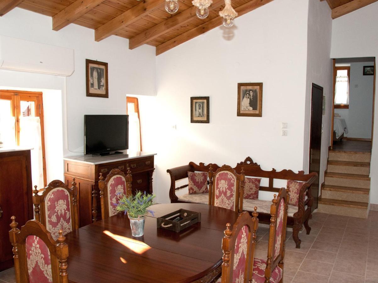 Pyrgos Fassea Kardamyli Villa Bagian luar foto