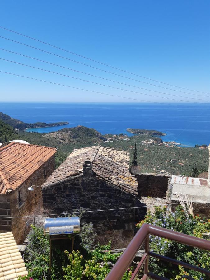 Pyrgos Fassea Kardamyli Villa Bagian luar foto