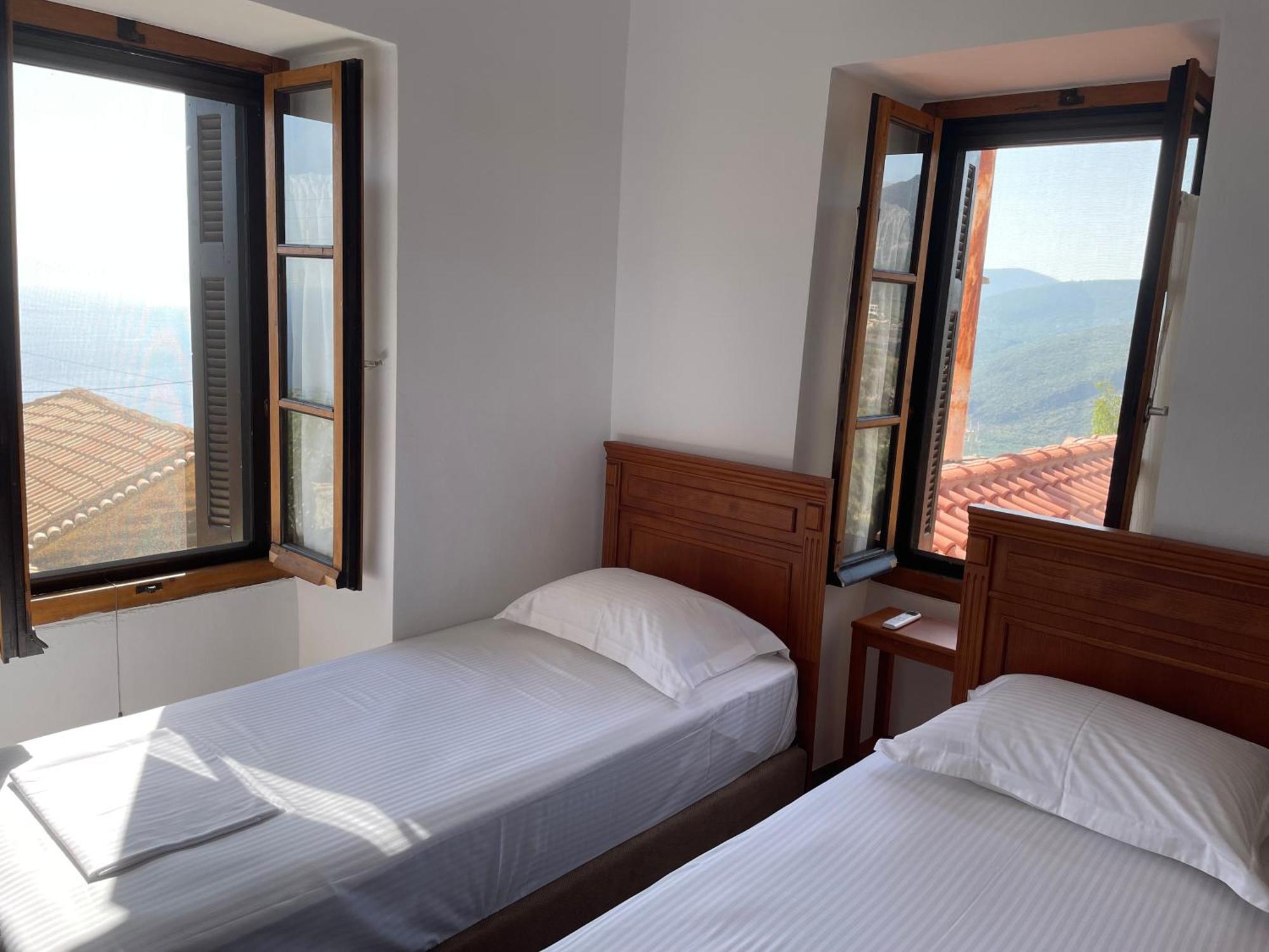 Pyrgos Fassea Kardamyli Villa Bagian luar foto