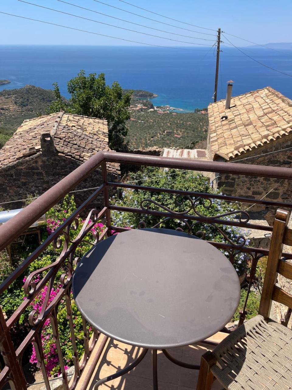 Pyrgos Fassea Kardamyli Villa Bagian luar foto
